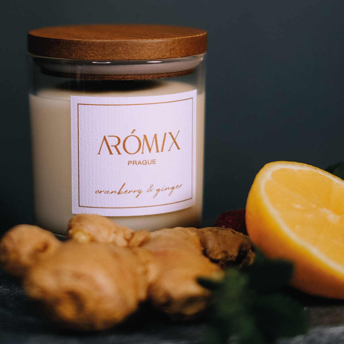 AROMIX Vonná sojová svíčka – Cranberry & Ginger